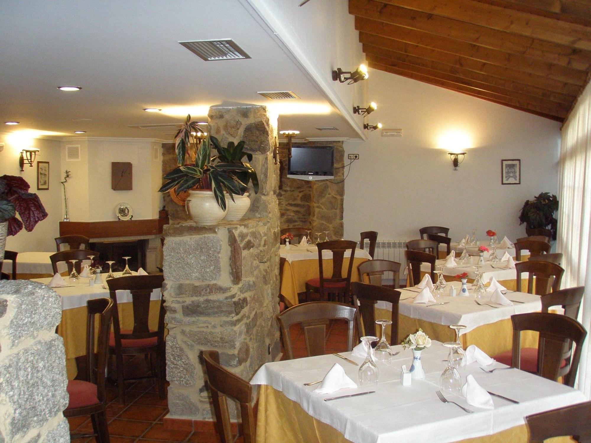 Hotel Caldelas Sacra-Pension Rustica 3 Estrellas Кастро-Кальделас Экстерьер фото