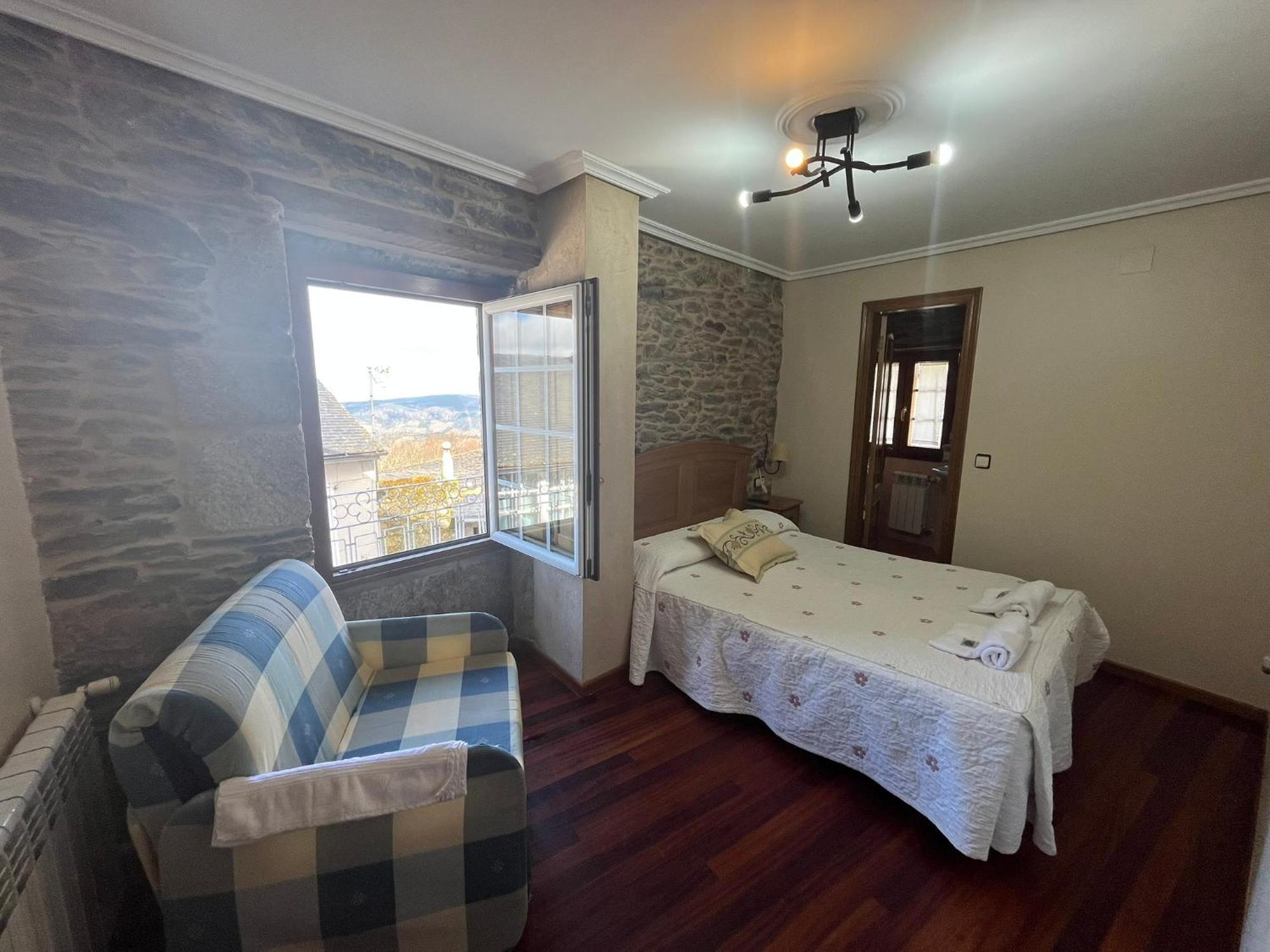 Hotel Caldelas Sacra-Pension Rustica 3 Estrellas Кастро-Кальделас Экстерьер фото