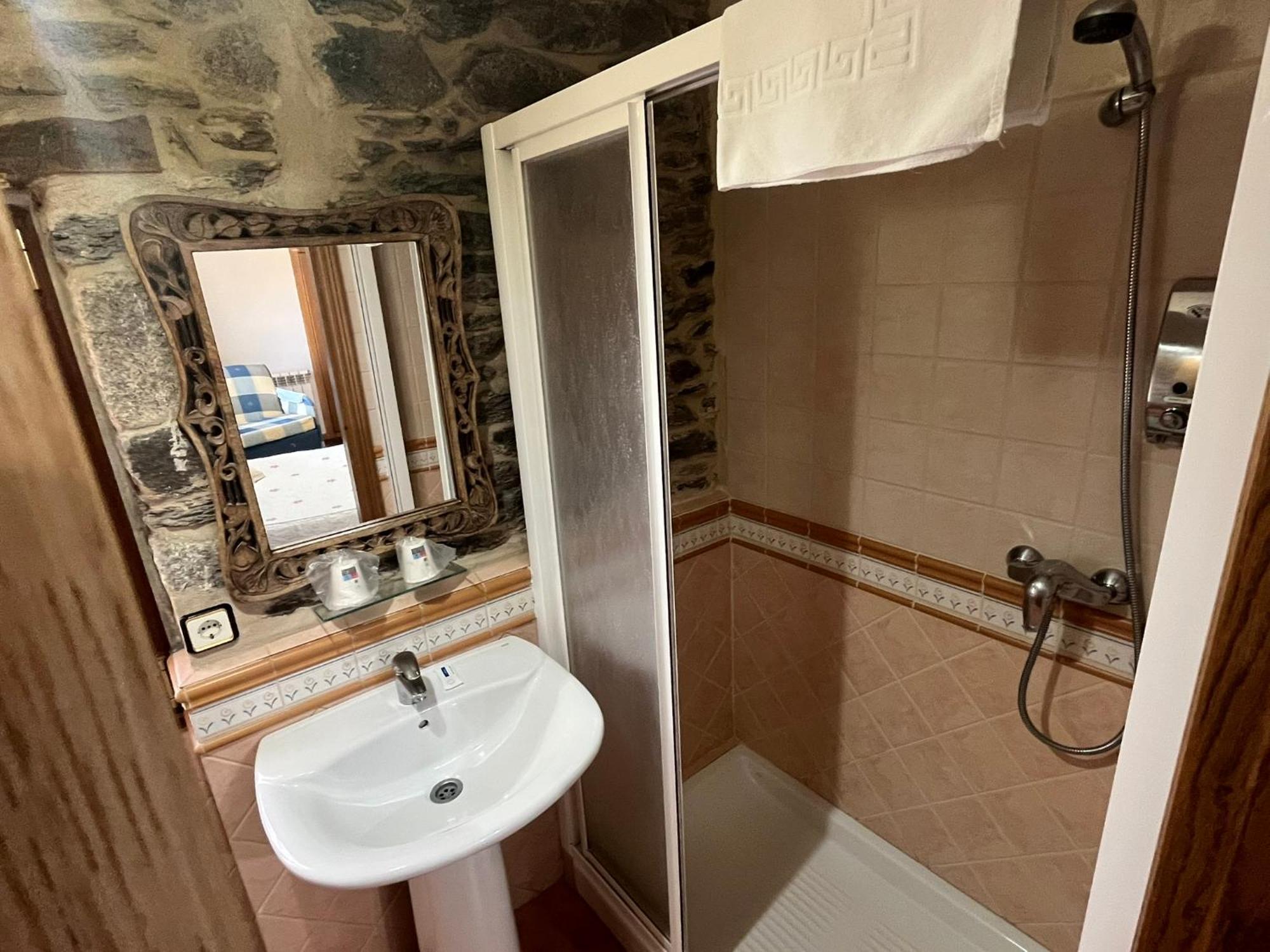 Hotel Caldelas Sacra-Pension Rustica 3 Estrellas Кастро-Кальделас Экстерьер фото